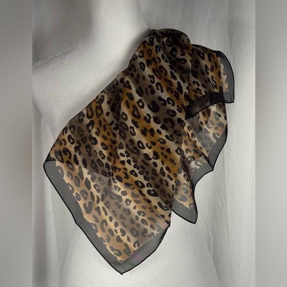 🎄$3 bundled Leopard Print Scarf, 21” x 21” - Picture 6 of 6